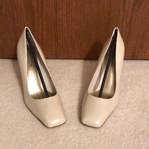Worthington Glamorous Bone Patent Pumps size 8 1/2 M NIB